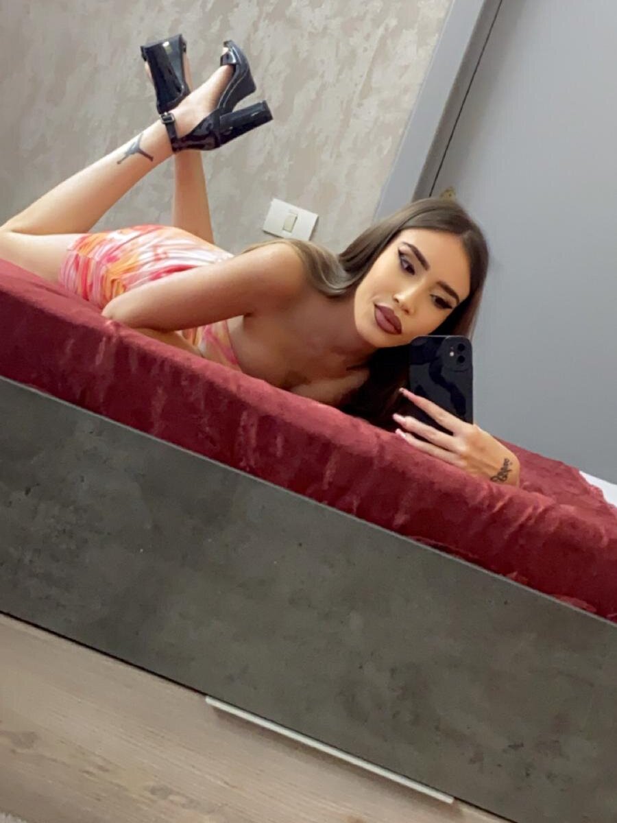 _ElizaIbarra_ profile