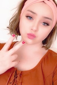 QueenChloe's Offline Chat Room