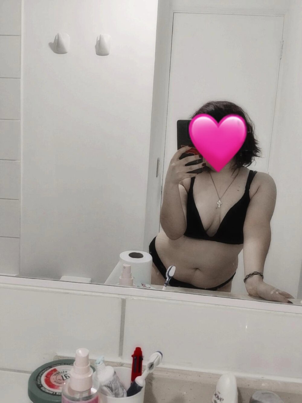 gabriella_2001's Offline XXX Chat