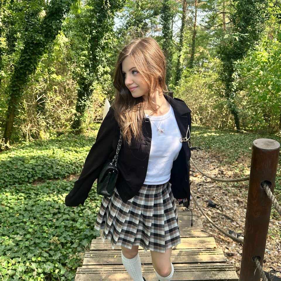 dianavexxx webcam livesex profile on amateursex-livecam.com