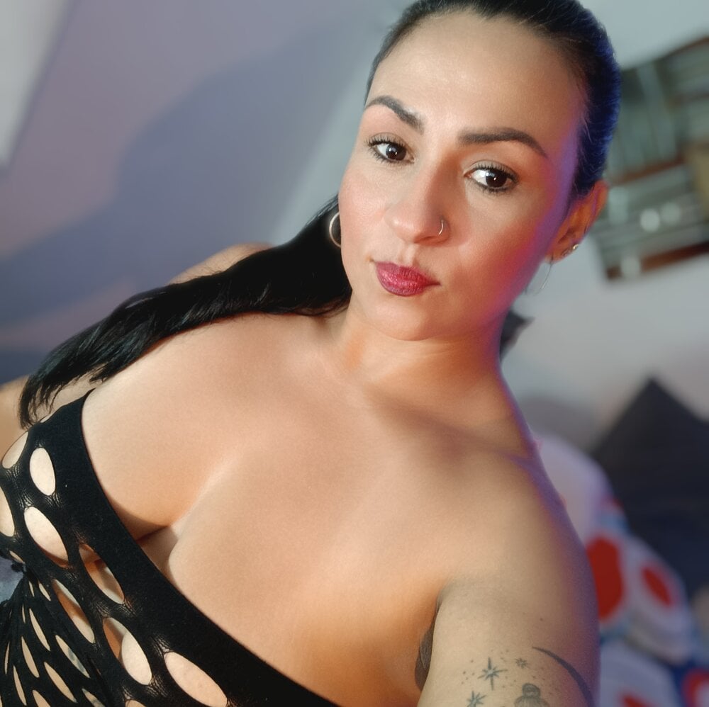 stripchat lunarouse__ webcam profile pic via webcam-sexe.net