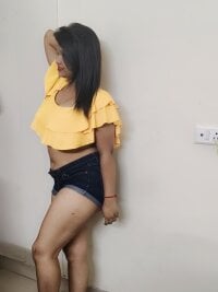 sexy_niyaa's Webcam Show