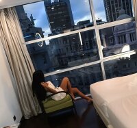 hott_angela's Offline Chat Room