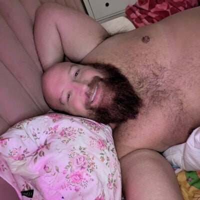 BigBearforCuddles Live Cam on StripChat