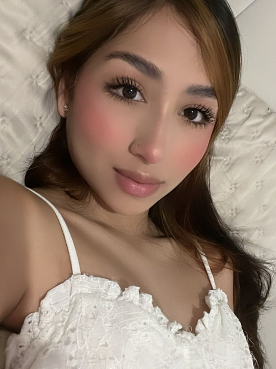 AlejitaGomez's Offline Chat Room