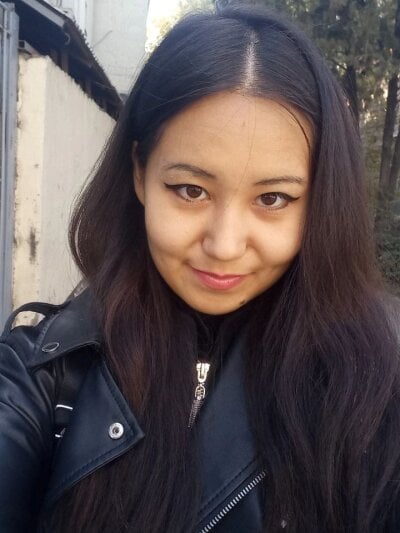 HeyAnnakiss on StripChat