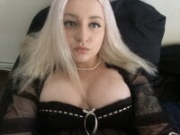 BeeBee_69's Offline Chat Room