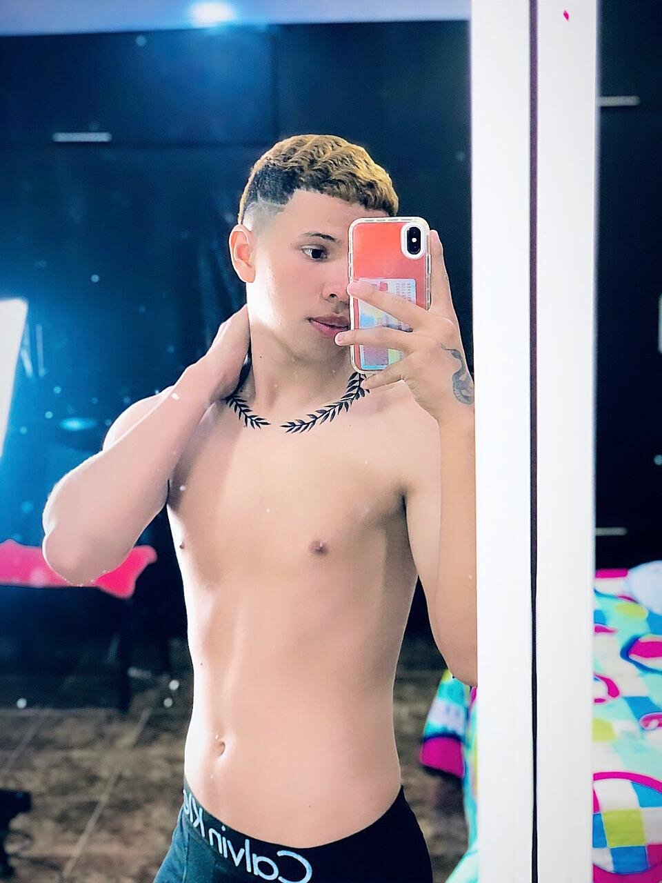 LEO_HOT_