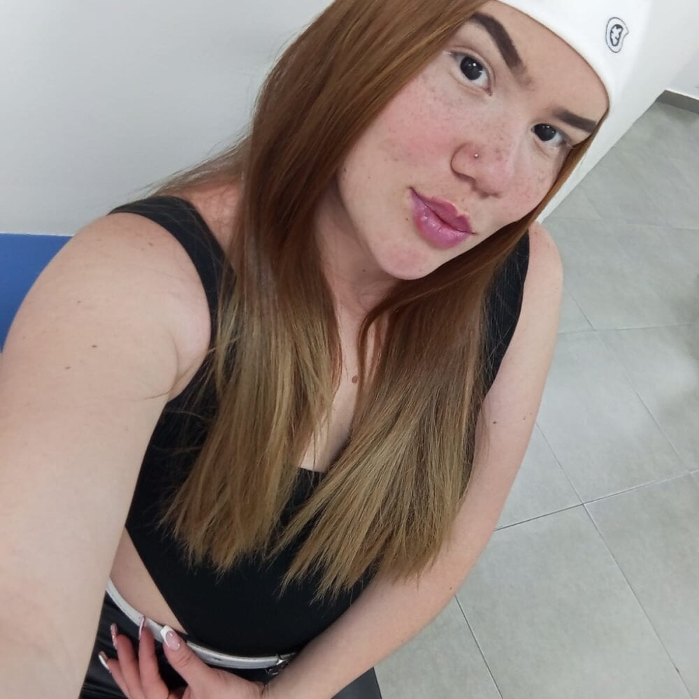C_Aishaviolet_tp profile