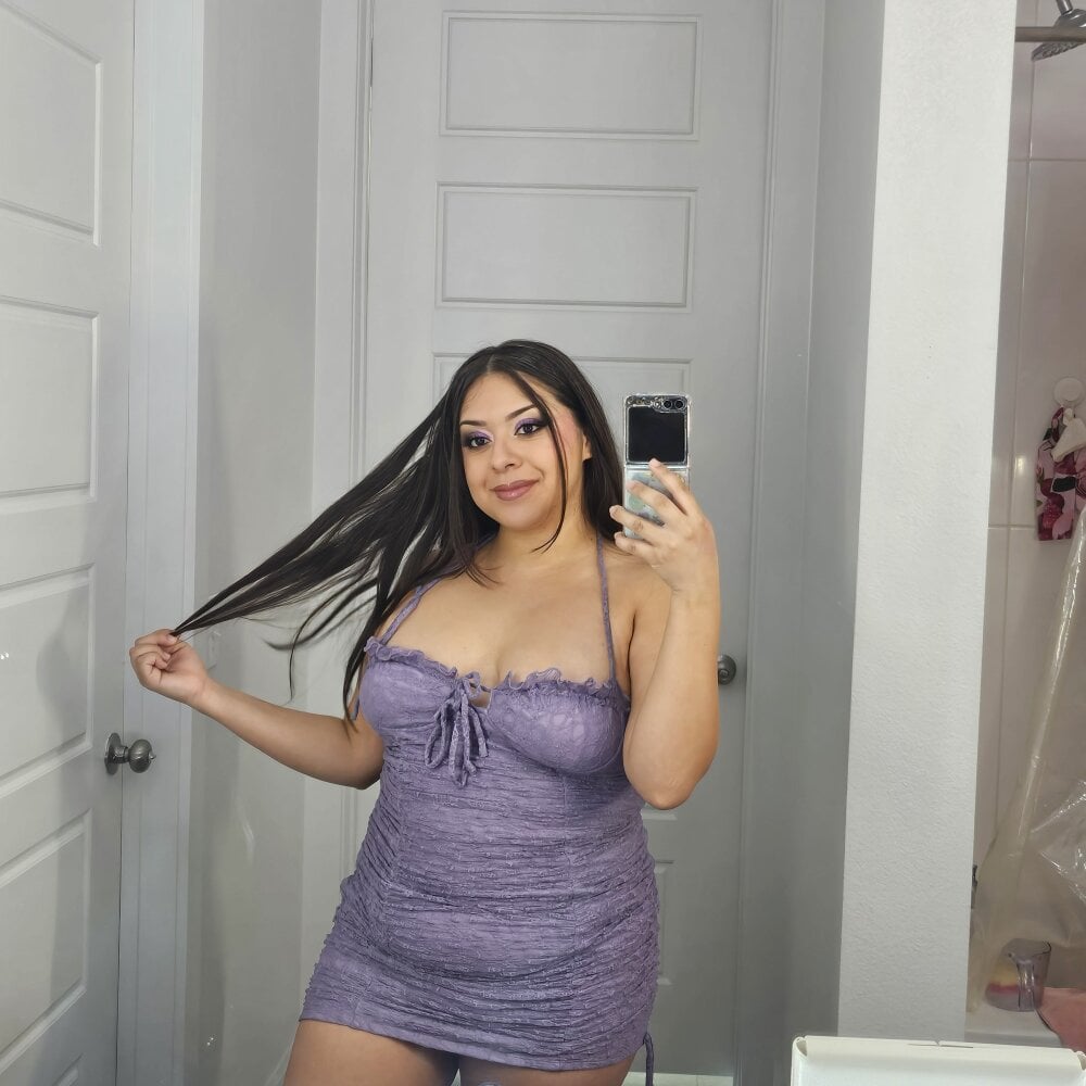 sexcam-girls.com kalicupcake143 livesex profile in the-matriarchs-realm cams