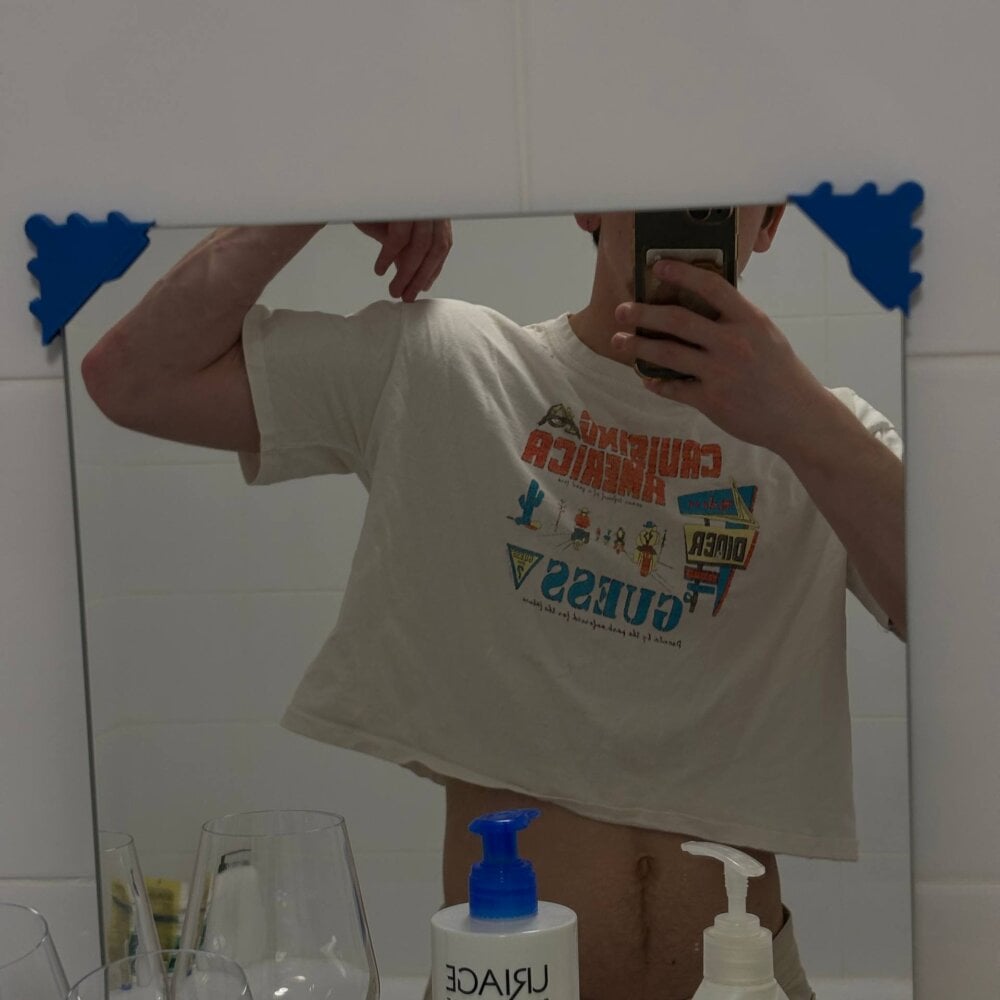 luca_syn from stripchat