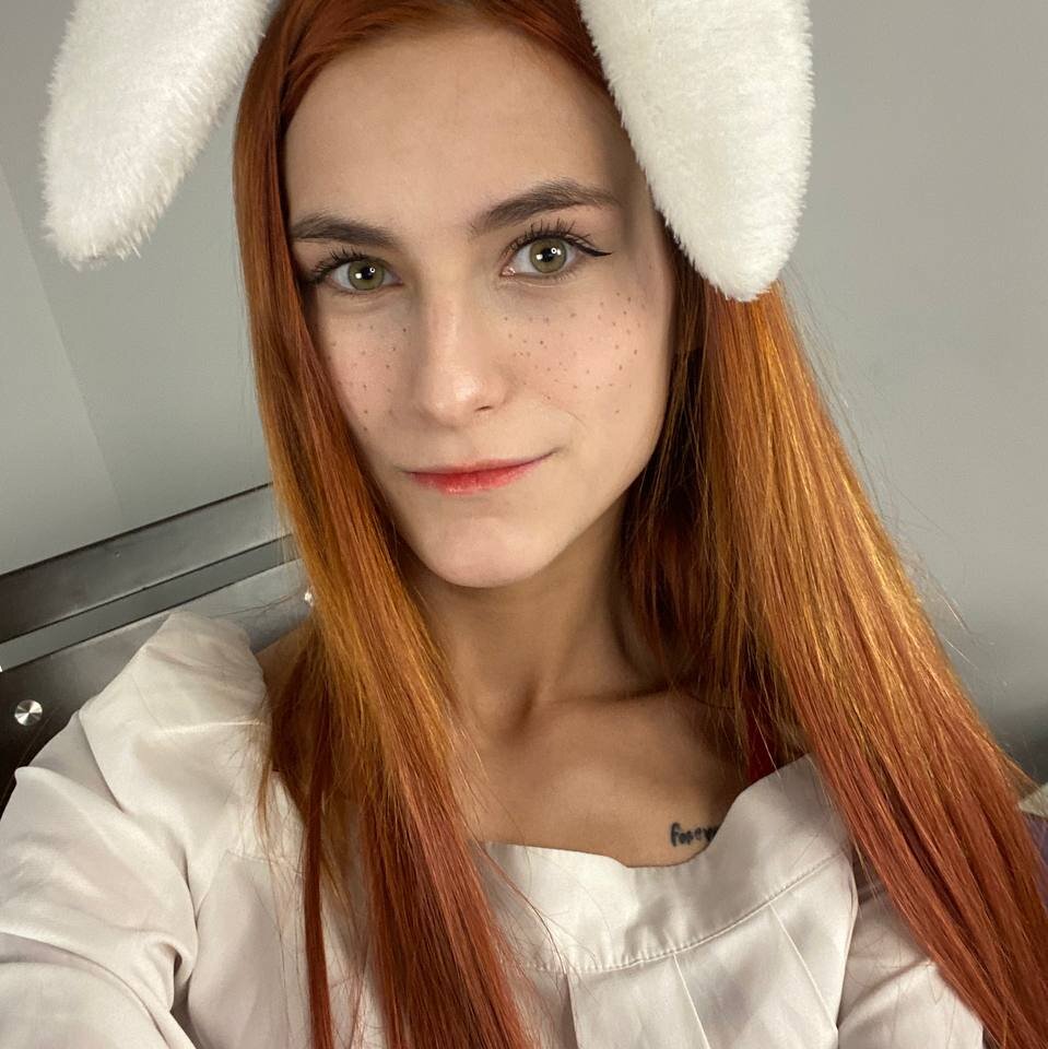 meghanedger-webcam-show-cambaddies