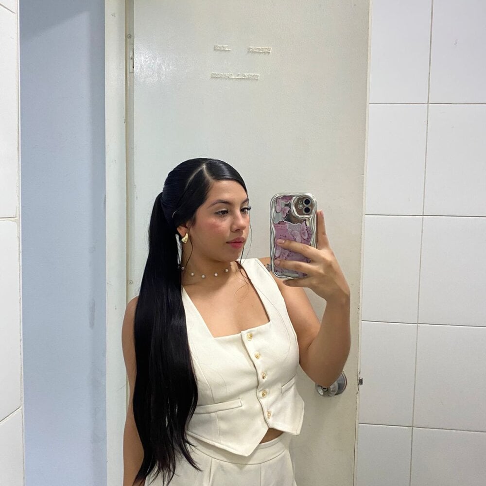 emma_high from stripchat