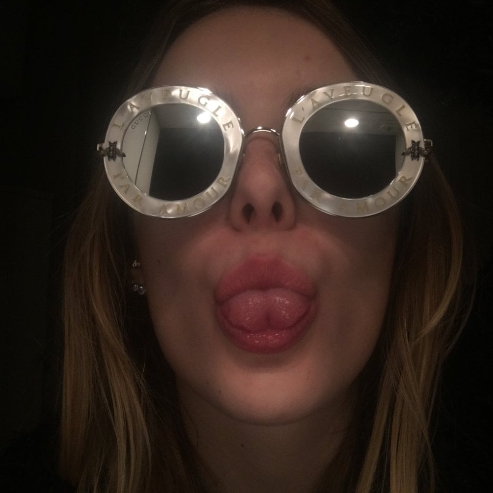 lil_Bambina's Offline Chat Room