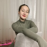 ElisSpiritual Adlı Modelin Çevrimdışı Sohbet Odası