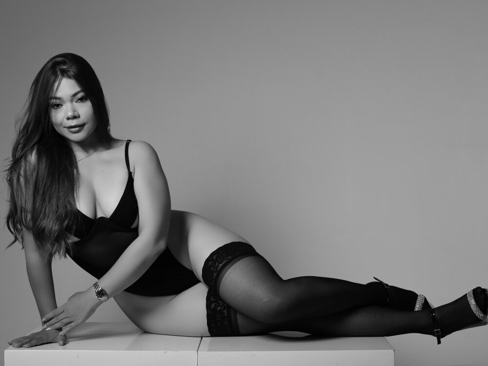 stripchat evelinmyers webcam profile pic via 6livesex.com