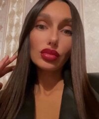 Nikkiblack99's Offline Chat Room