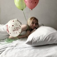 ella_emy's Offline Chat Room