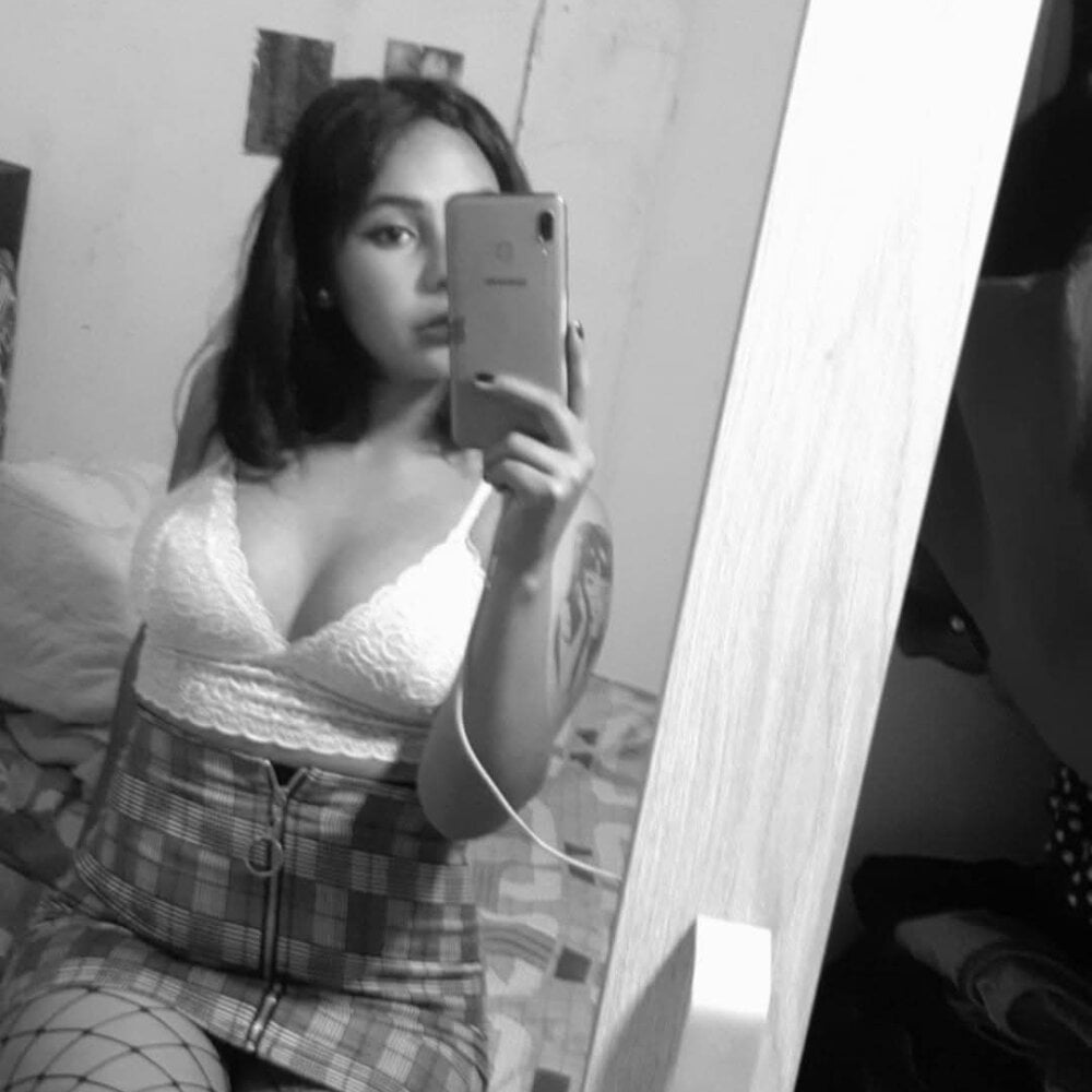 Gerogina_Divaio's Offline XXX Chat