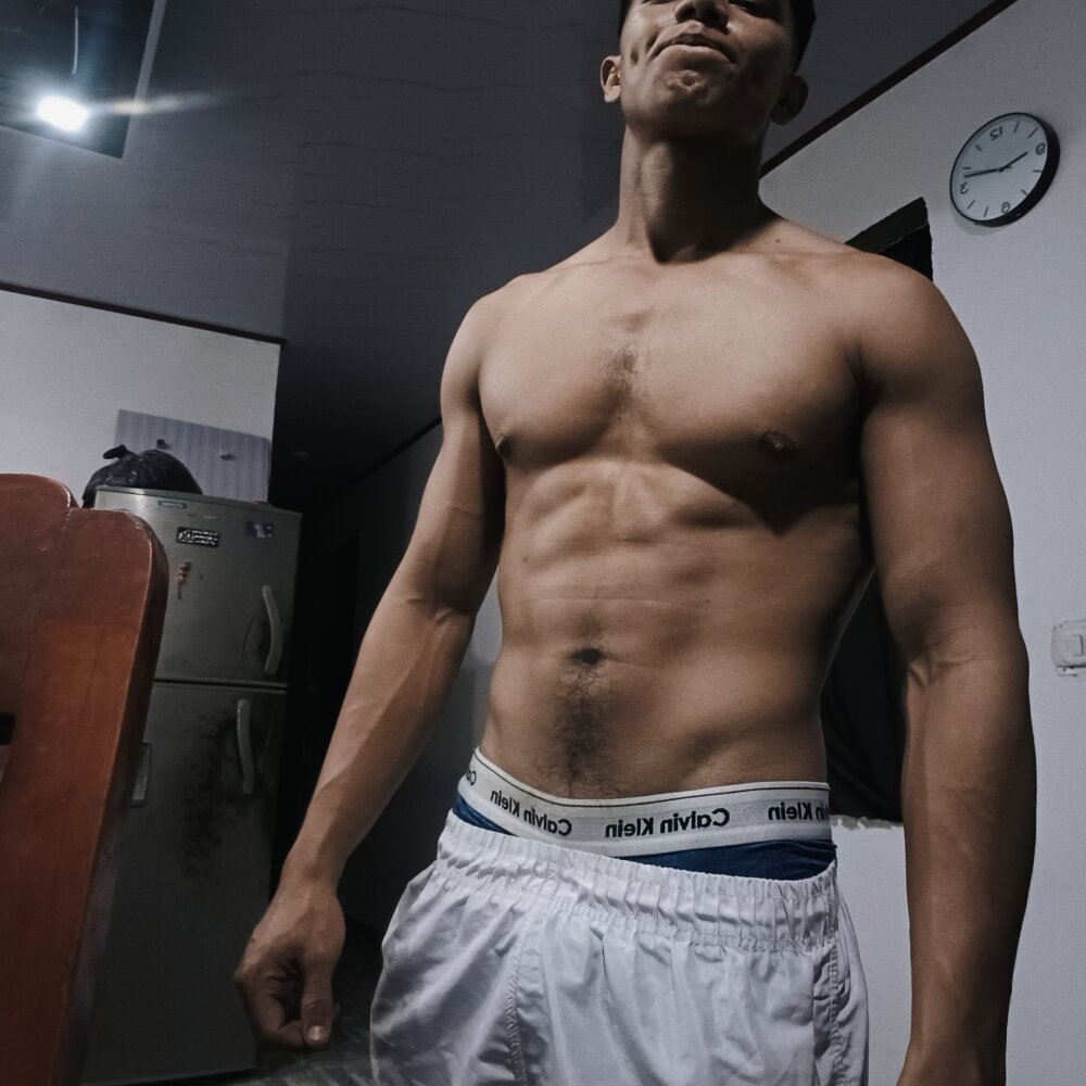 Rcoucin's Offline XXX Chat