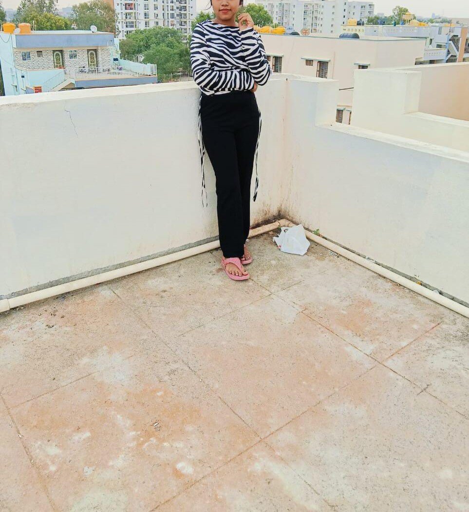 anushka_0