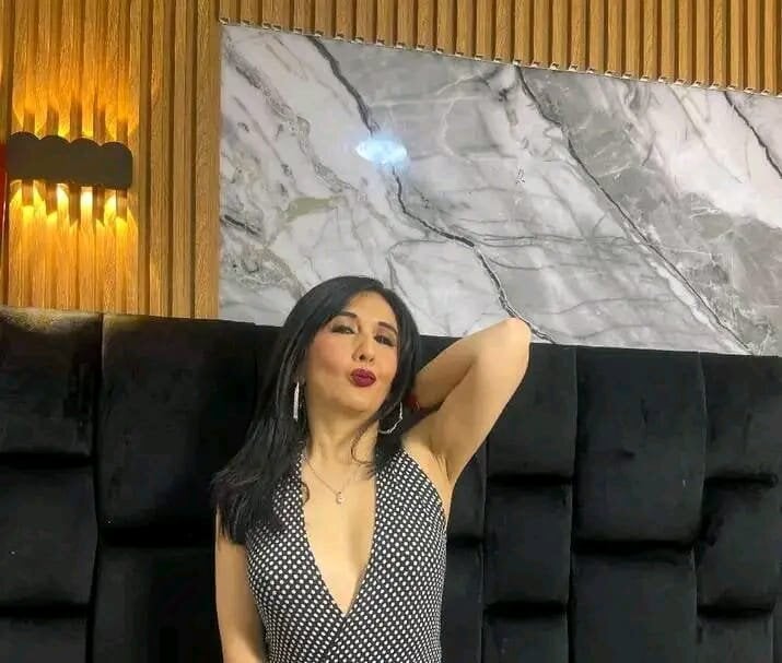 Agatha__Leon