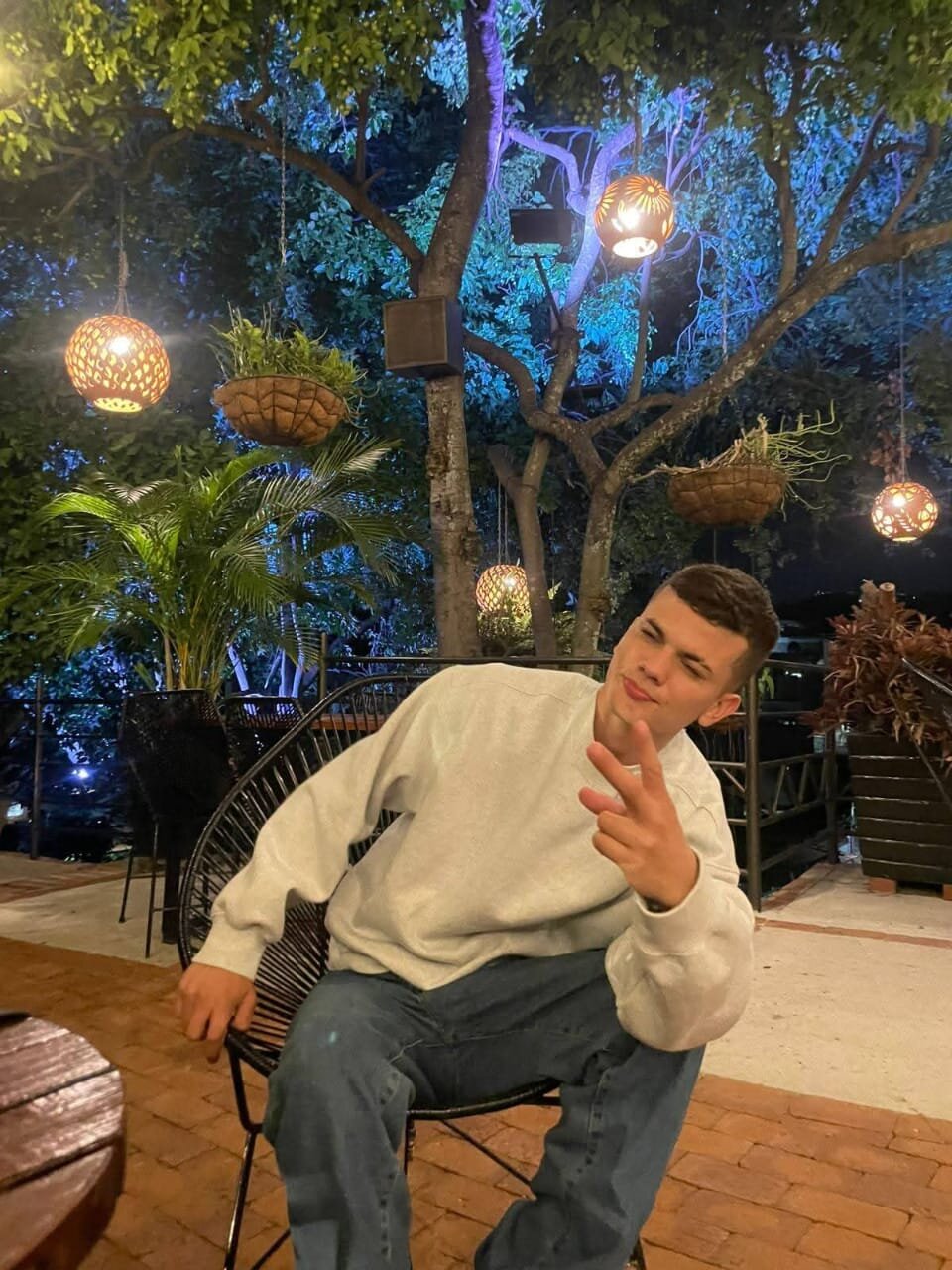 Enzo_Martinez18