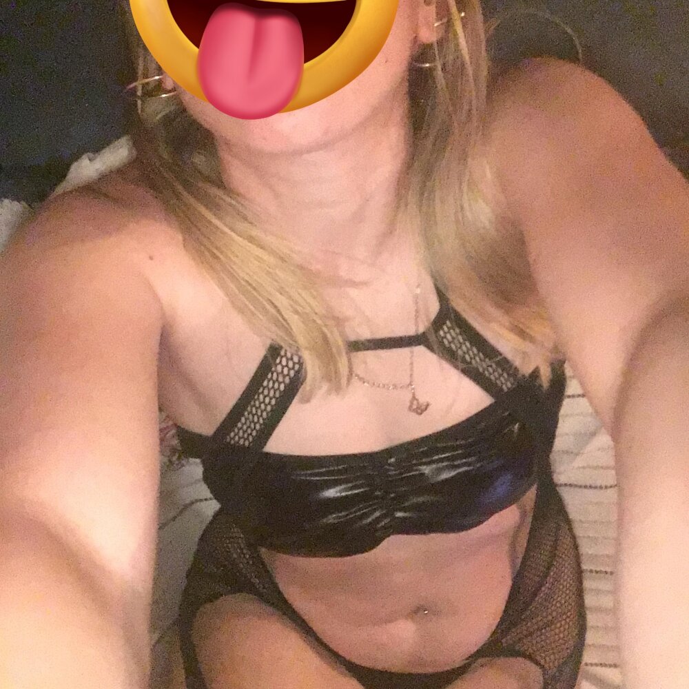 Ecemtam3535's Offline XXX Chat