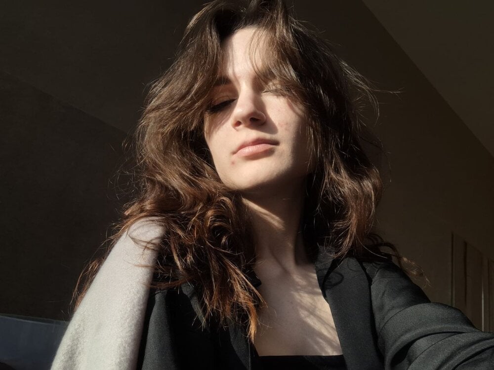 simonejuniel from stripchat