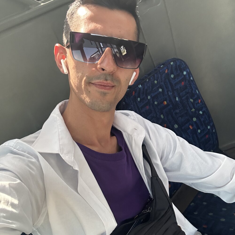 bybat3363's Offline XXX Chat