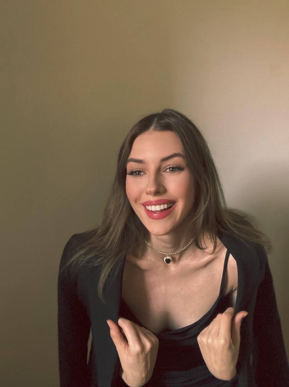 ElegantLadyMia