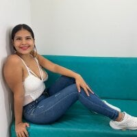 VictoriaSolisx's Offline Chat Room