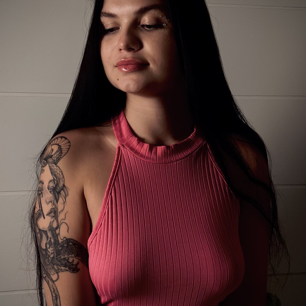 Emma_hassle profile