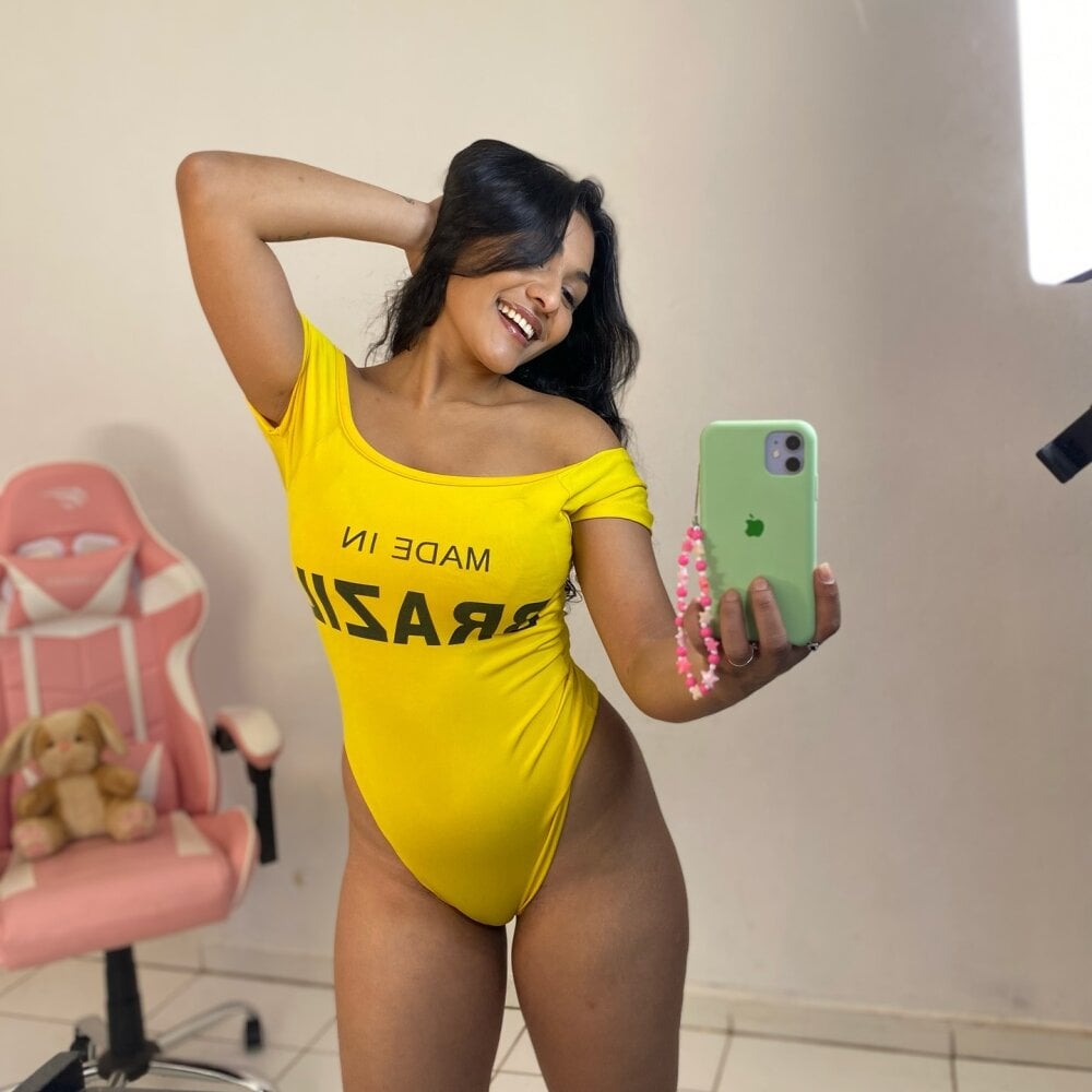 stripchat laurapocahontas webcam profile pic via chatnmate.com