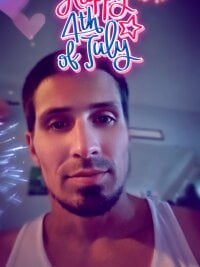 SmashNDaddyDill's Offline Chat Room