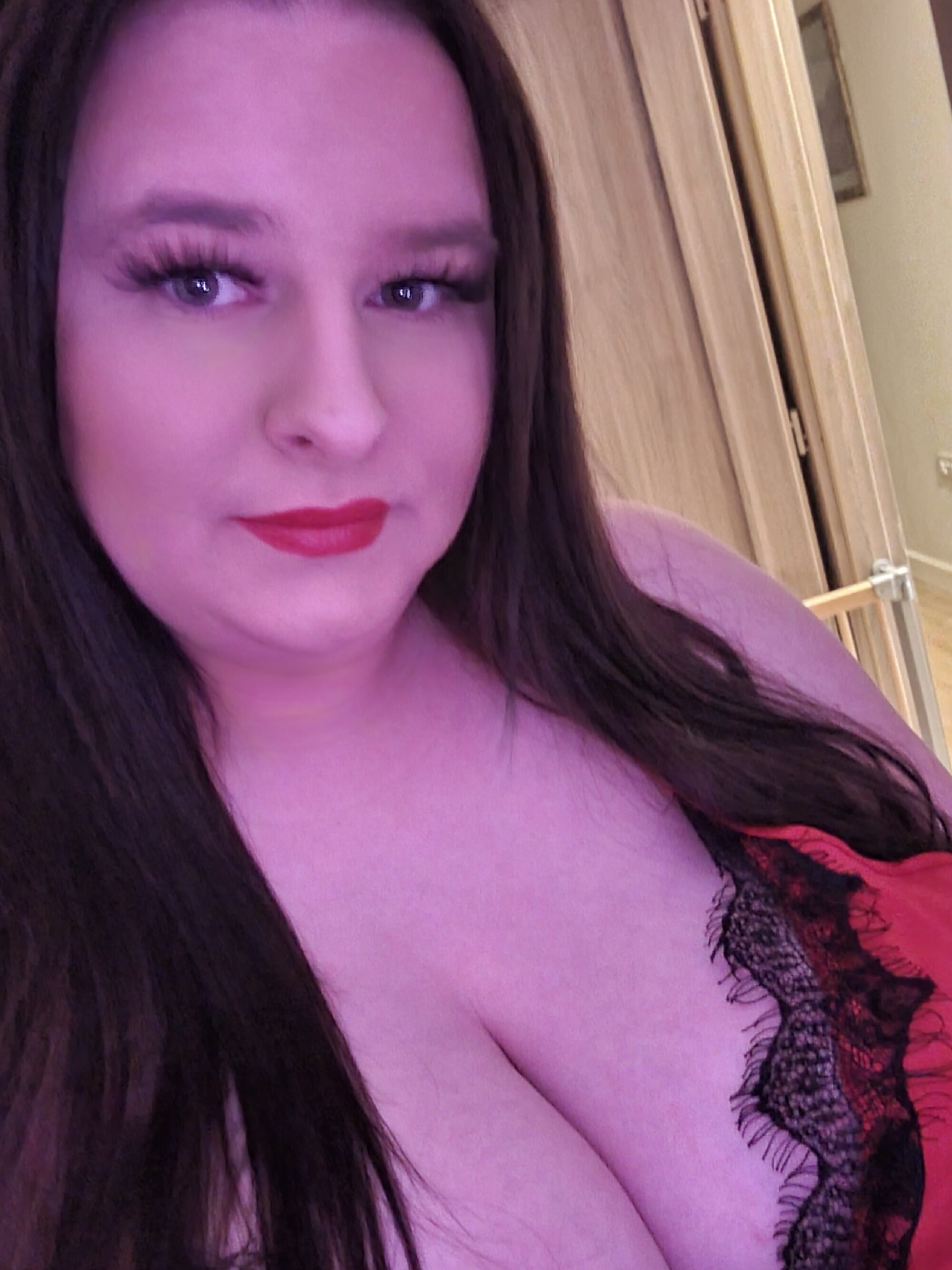 Curvaceouscarla