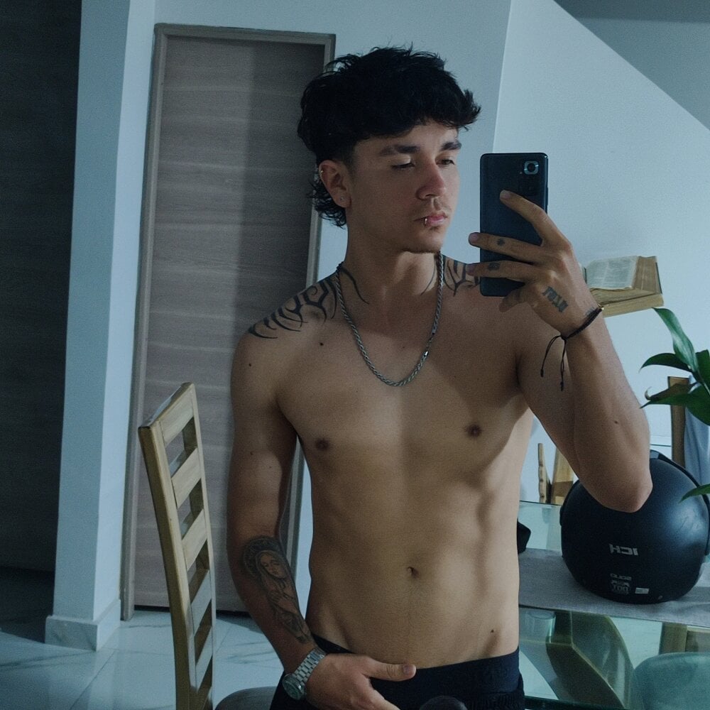 xaxxm from stripchat