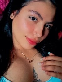 Tifany_collins' Offline Chat Room