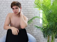 chadsimpsonx_'s Offline XXX Chat