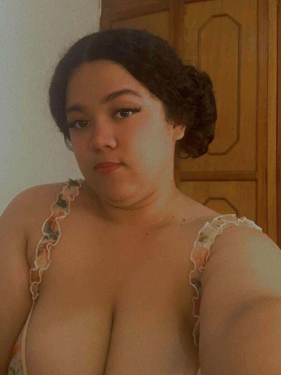 Live sex webcam photo for Mrskary #289961674