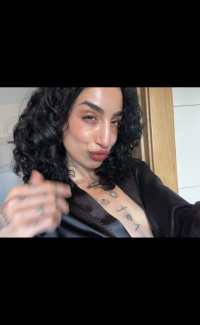 felinaaa1298's Offline Chat Room