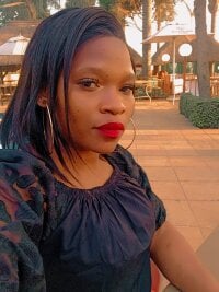 QUEENPEE23 offline chatrum