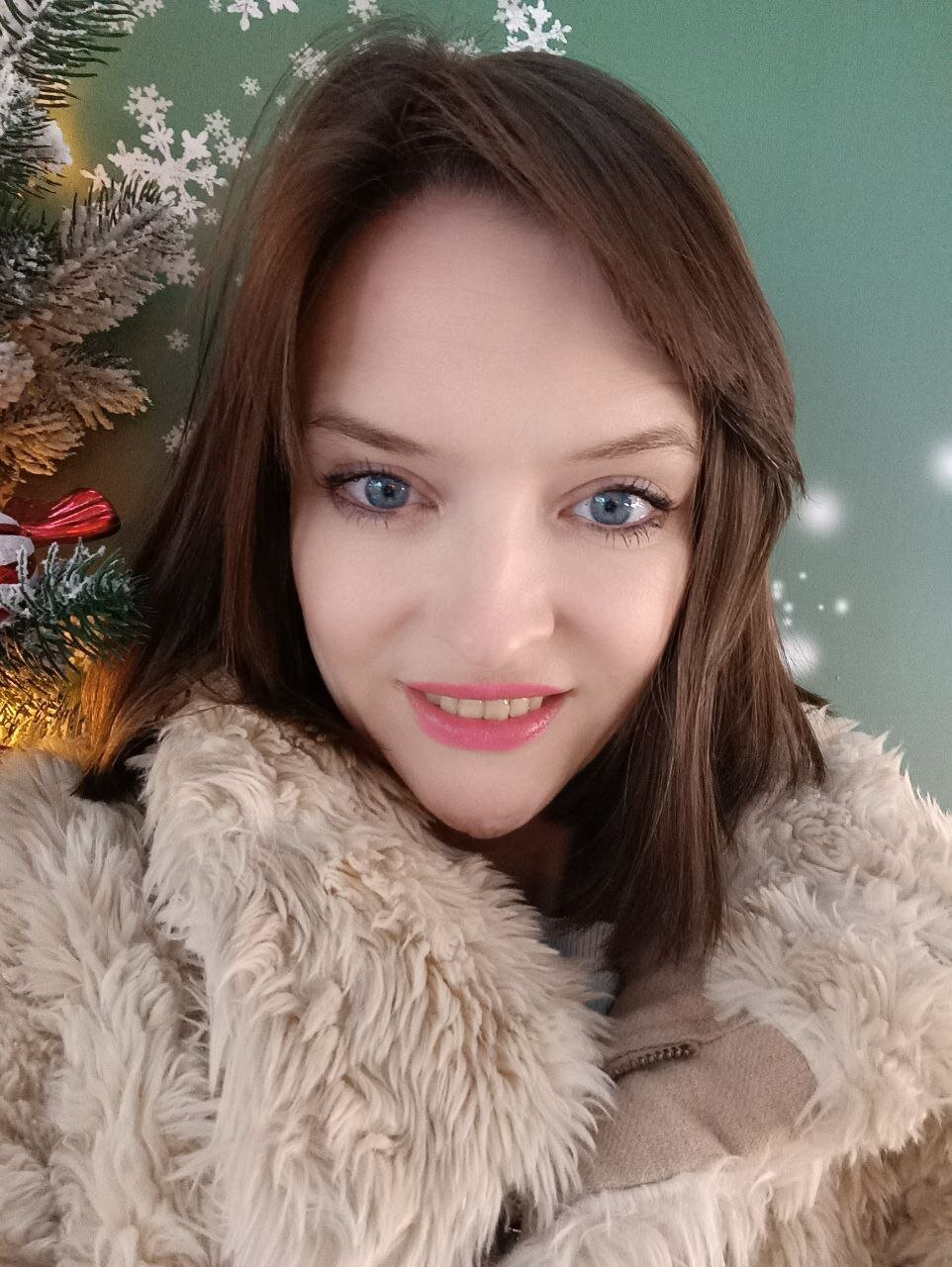 bella_white__