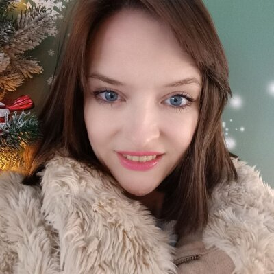bella_white__ from stripchat