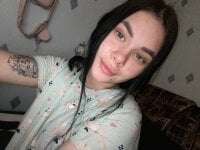 Adelina_01's Offline Chat Room