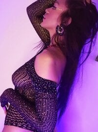 laura-summer3's webcam live show