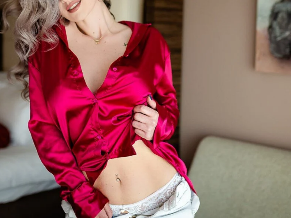Live sex webcam photo for SeductiveMom #290860548