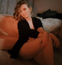 alice_curvy's Offline Chat Room