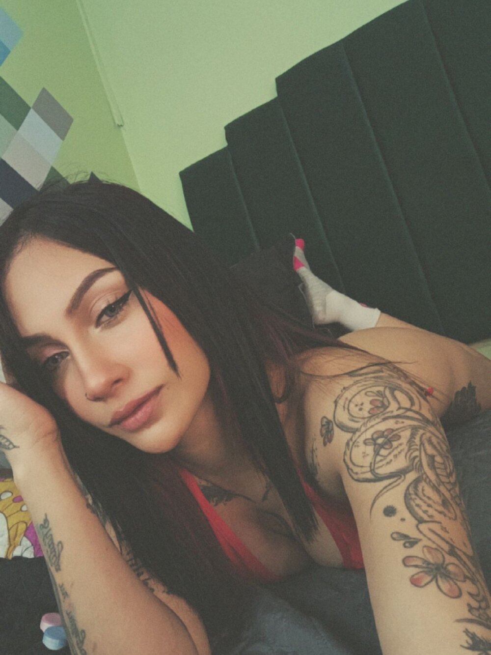 _lia_moon webcam profile - Malawian