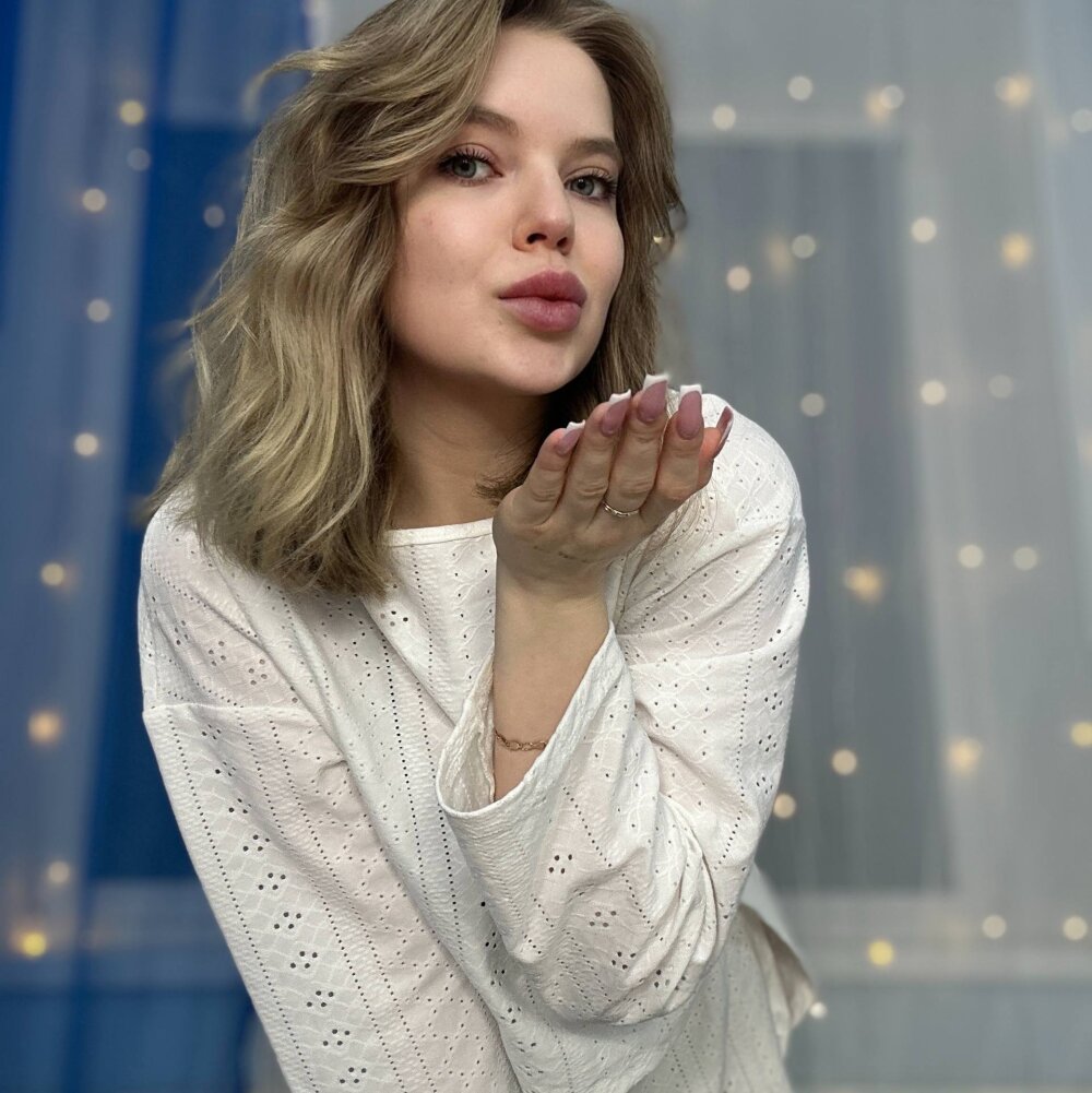 onaircams.com lovly_bambi livesex profile in in-my-flower-kingdom cams